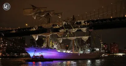 Brooklyn Bridge crash