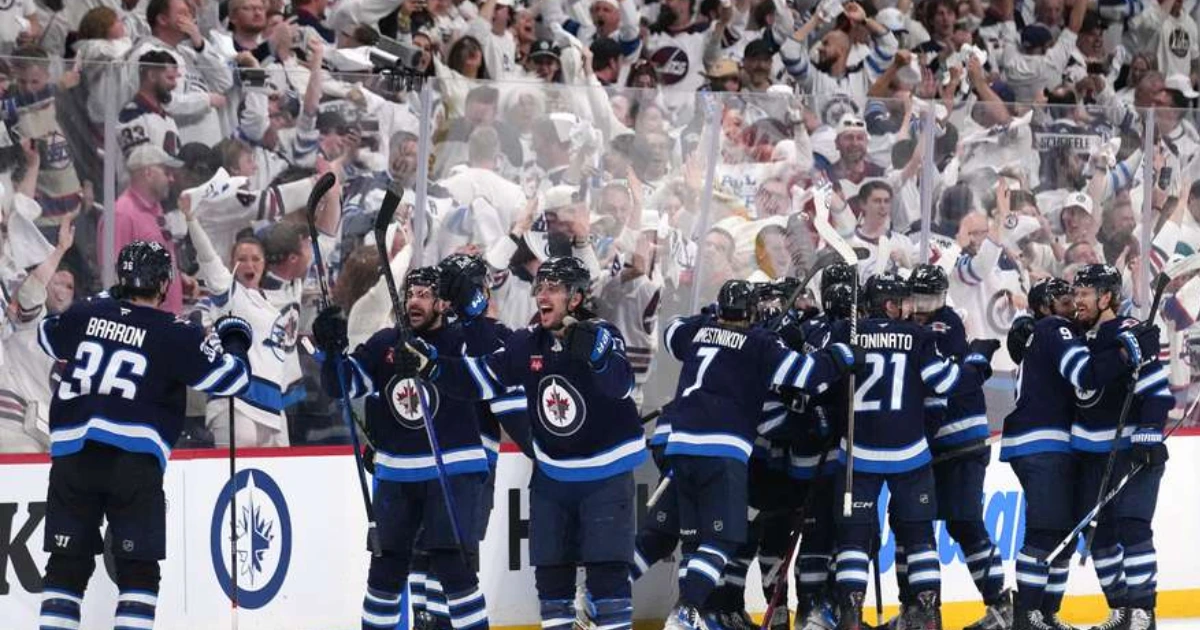 Winnipeg Jets Triumph 
